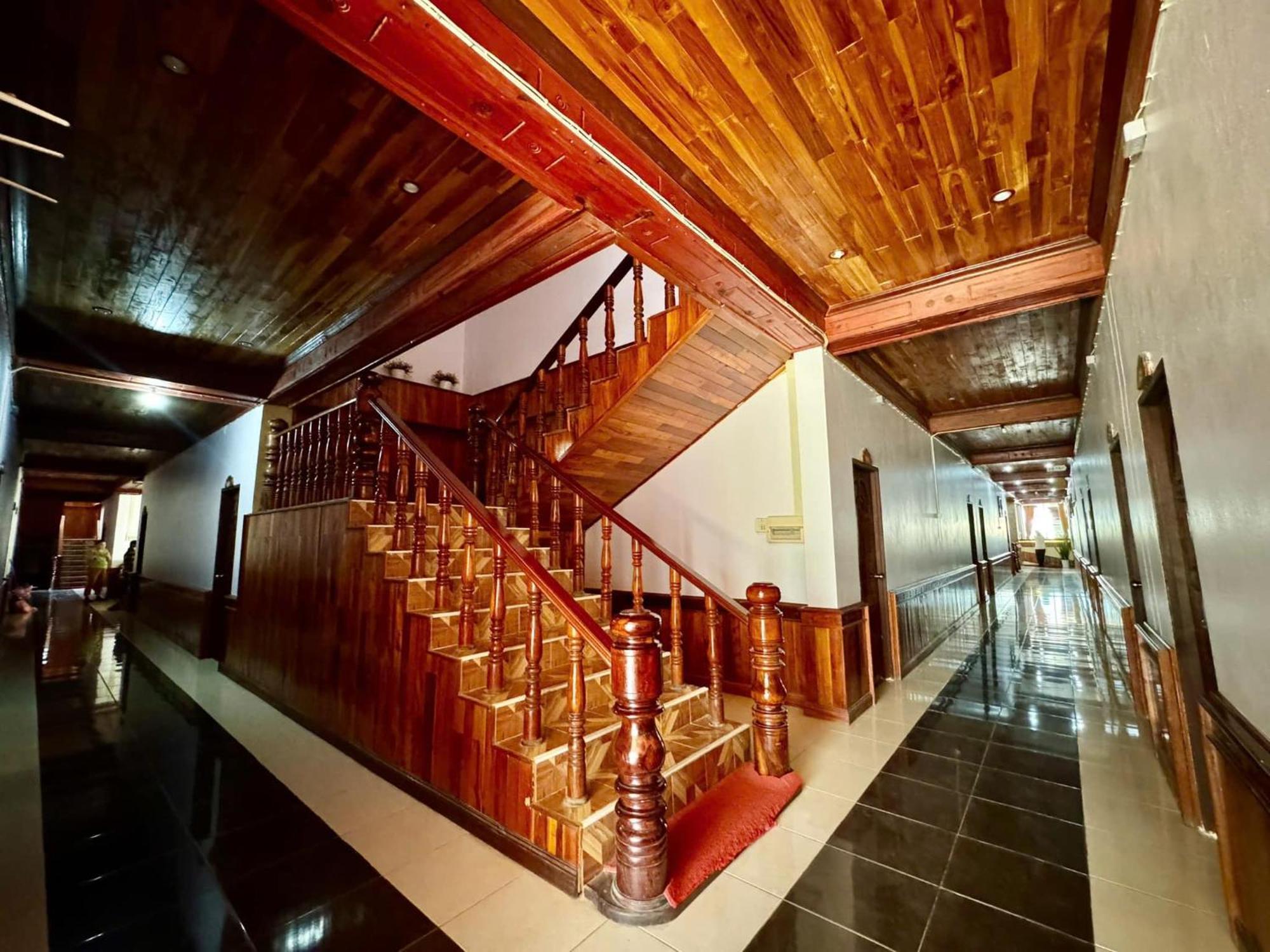 Khampaseuth Hotel Ванг-Виенг Экстерьер фото