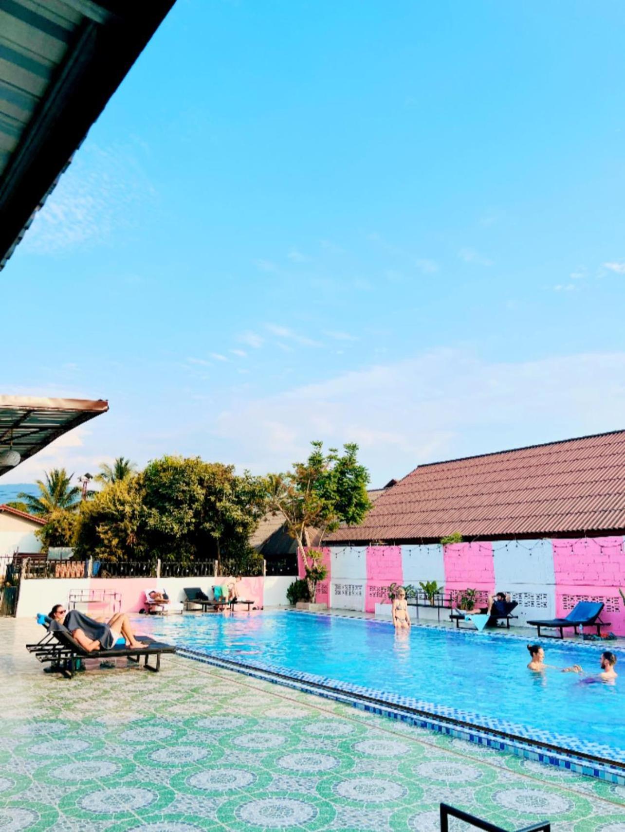 Khampaseuth Hotel Ванг-Виенг Экстерьер фото